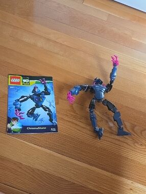 LEGO Ben 10 Chromastone Figure - Blue and Purple